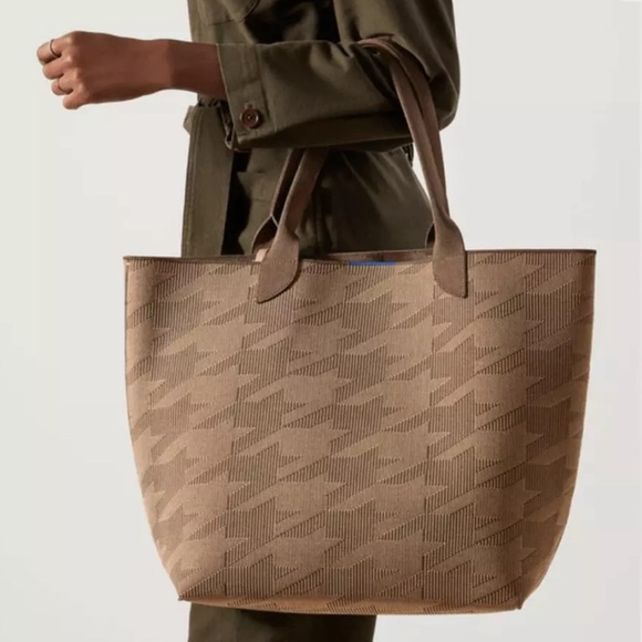 Rothy’s Lightweight Tote Dark Camel Houndstooth Collector’s Edition!!! - Picture 3 of 10